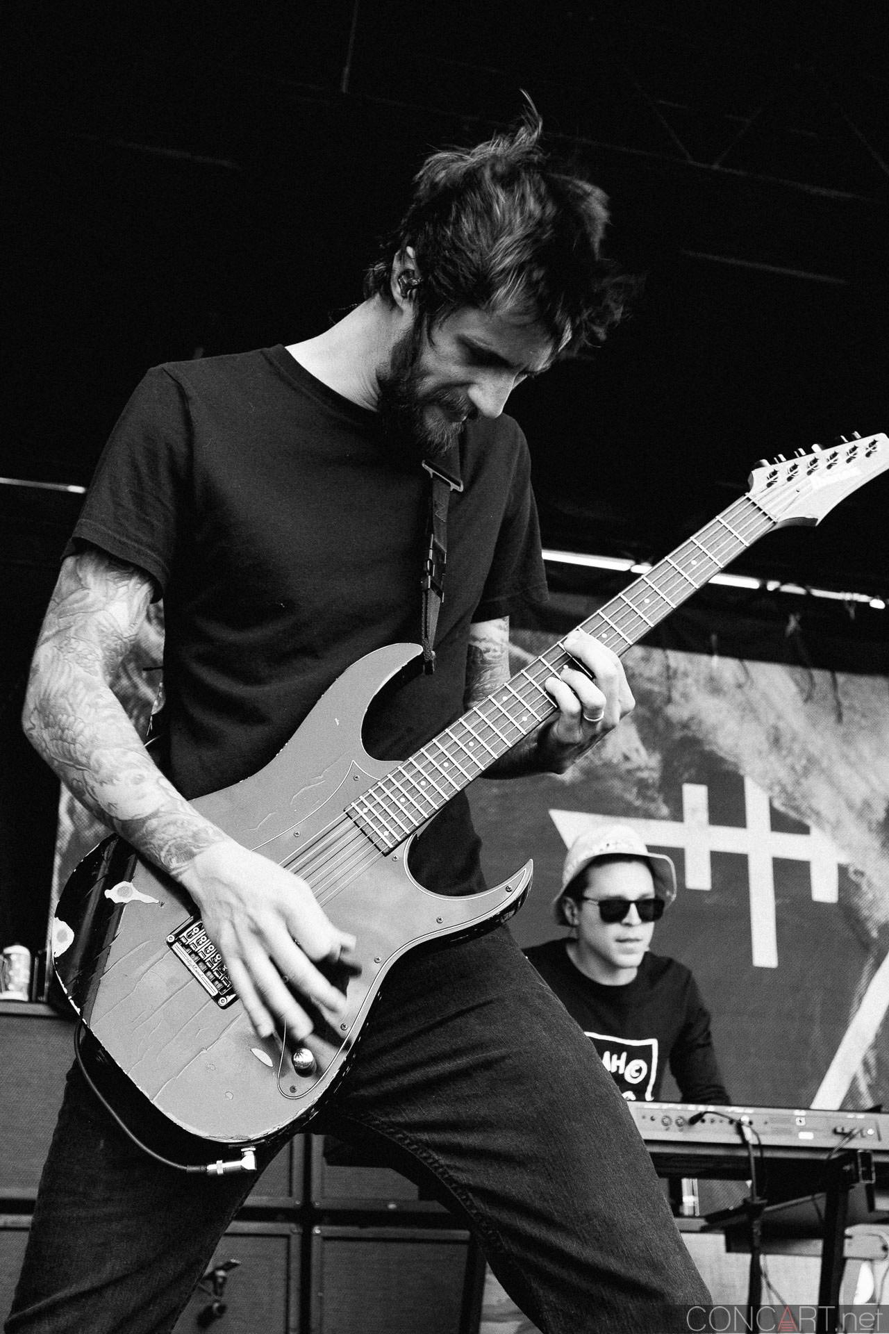 Photo of 2014 Indiana Indianapolis Klipsch Music Center Noblesville The Devil Wears Prada Tyson White vans warped tour 10