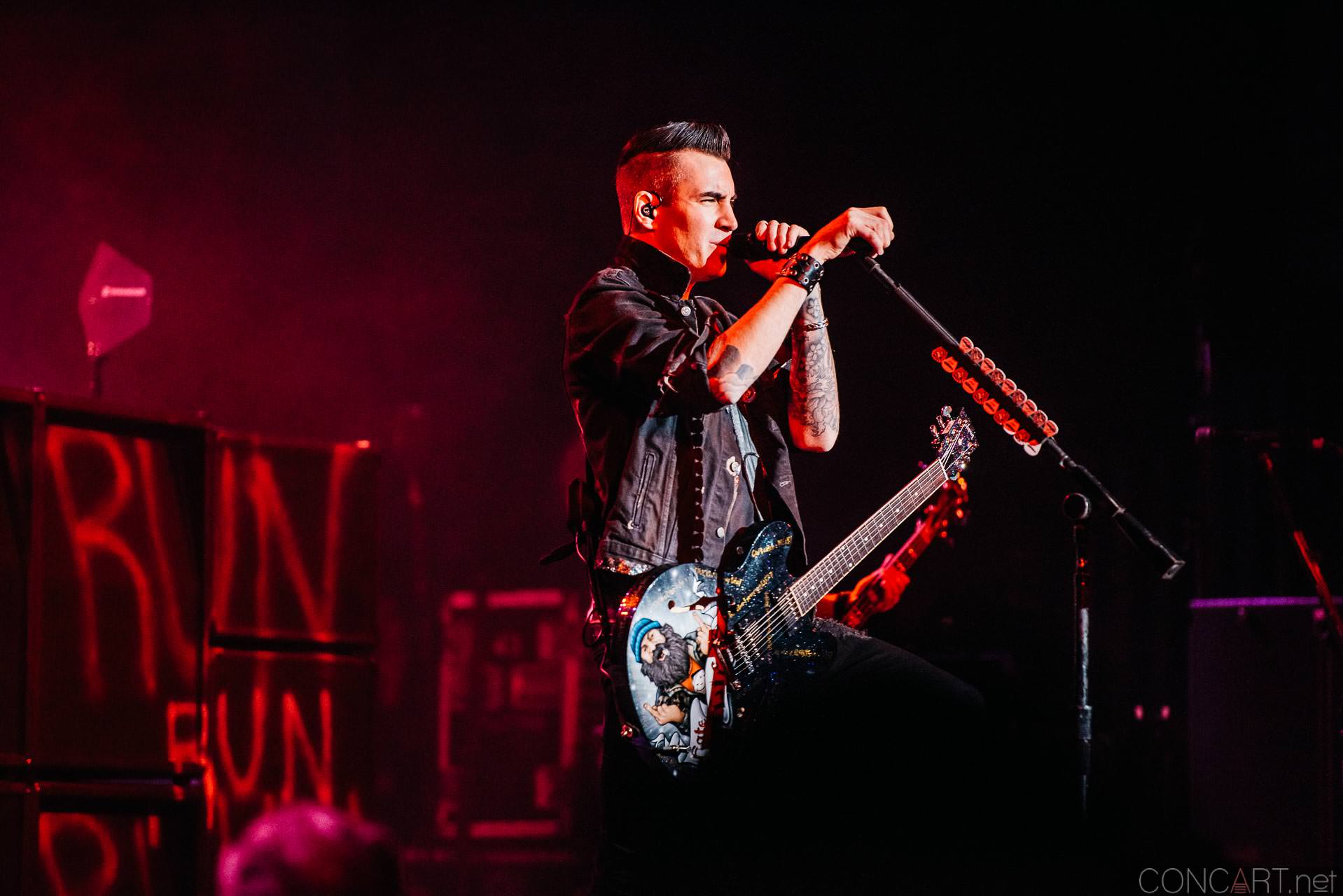 Photo of 2015 Concert Dave Brenner Dead Back Indianapolis Indy Joey Dandeneu Murat Theatre Old National Centre Theory Of A Deadman Tyler Connolly 1