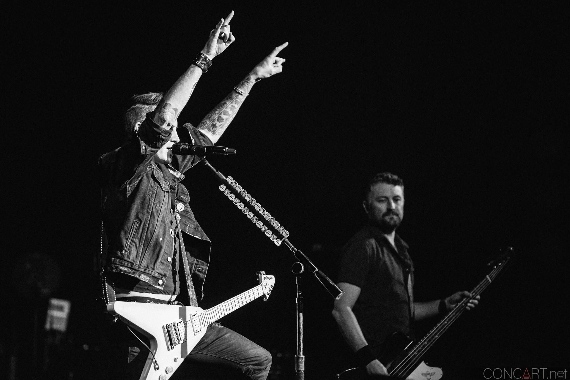 Photo of 2015 Concert Dave Brenner Dead Back Indianapolis Indy Joey Dandeneu Murat Theatre Old National Centre Theory Of A Deadman Tyler Connolly 5