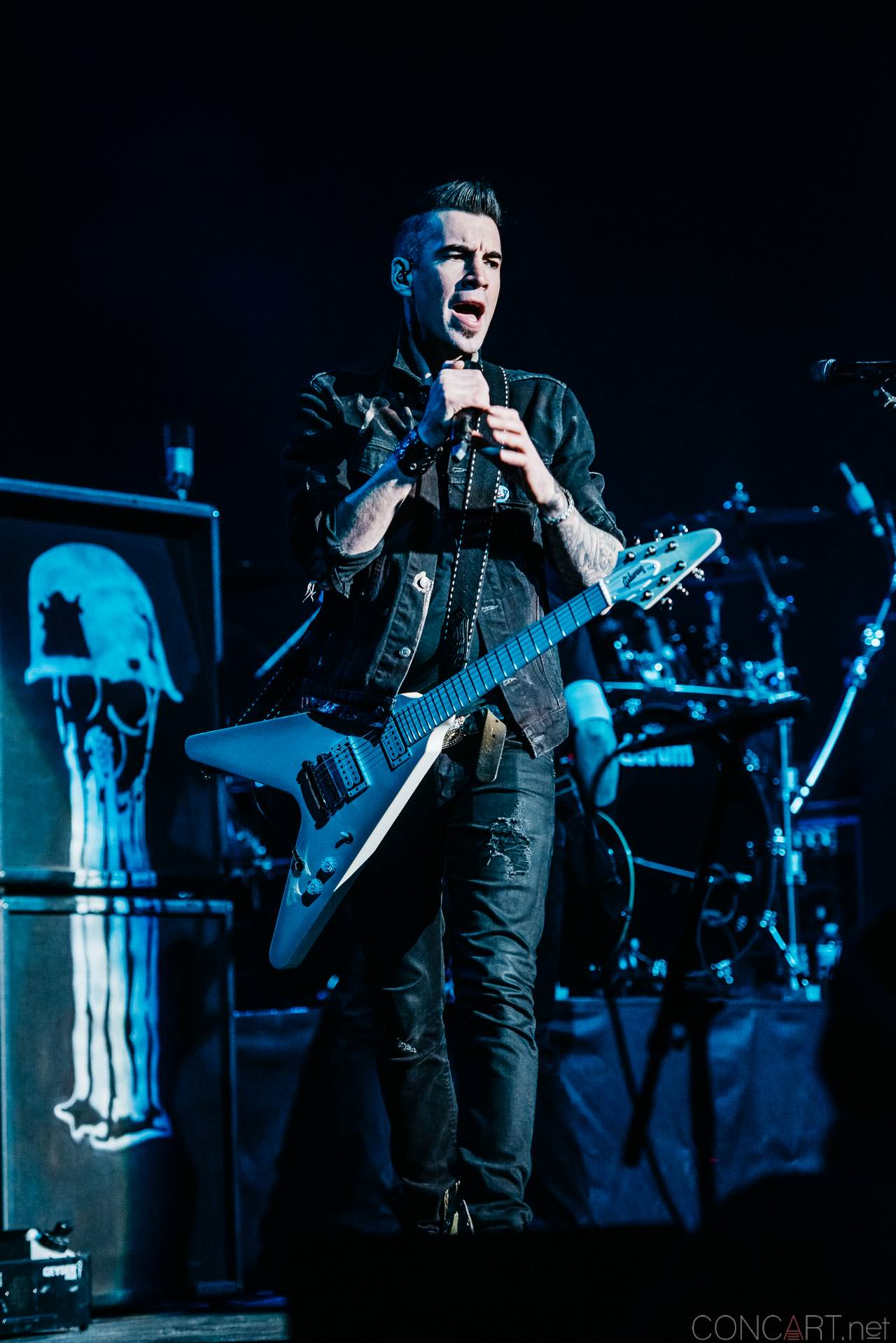 Photo of 2015 Concert Dave Brenner Dead Back Indianapolis Indy Joey Dandeneu Murat Theatre Old National Centre Theory Of A Deadman Tyler Connolly 18