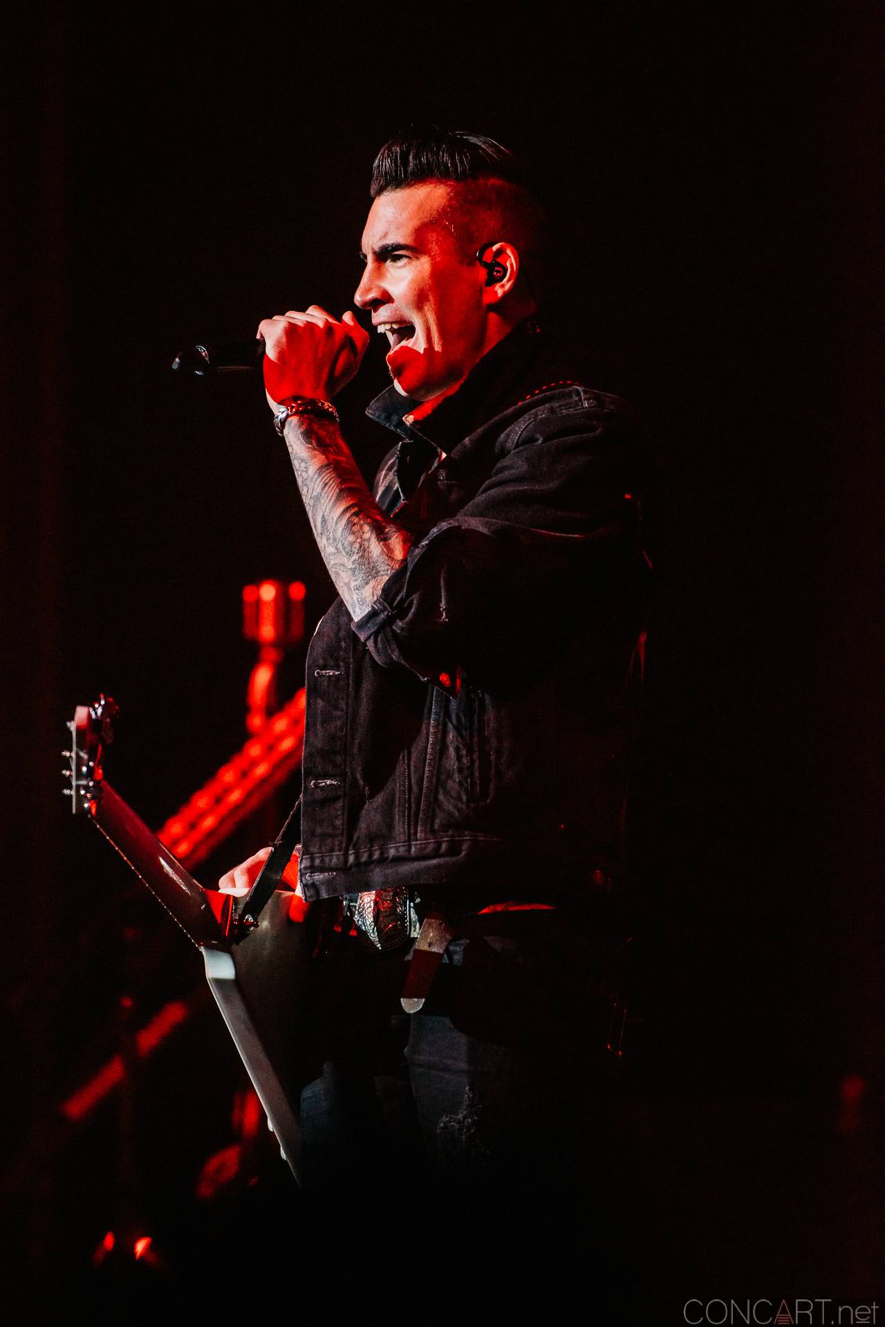 Photo of 2015 Concert Dave Brenner Dead Back Indianapolis Indy Joey Dandeneu Murat Theatre Old National Centre Theory Of A Deadman Tyler Connolly 24