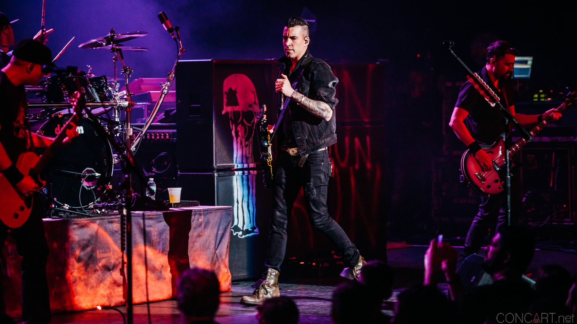 Photo of 2015 Concert Dave Brenner Dead Back Indianapolis Indy Joey Dandeneu Murat Theatre Old National Centre Theory Of A Deadman Tyler Connolly 40