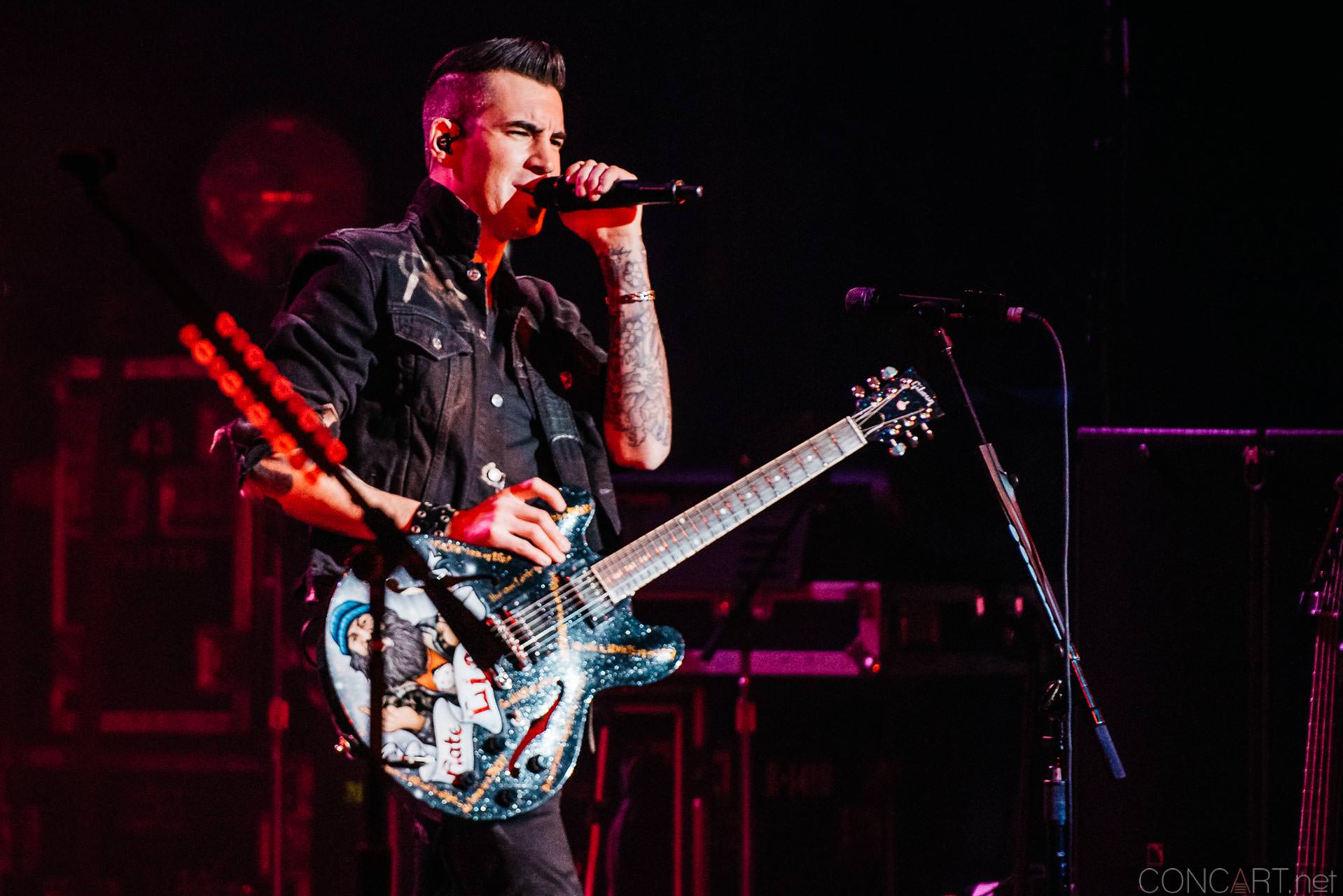 Photo of 2015 Concert Dave Brenner Dead Back Indianapolis Indy Joey Dandeneu Murat Theatre Old National Centre Theory Of A Deadman Tyler Connolly 42