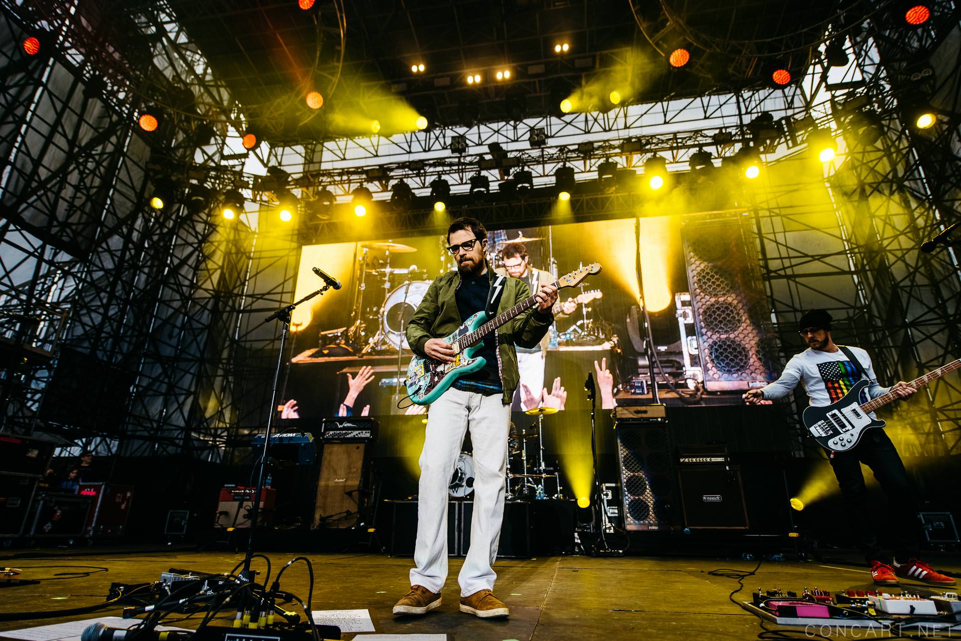 Photo of Indianapolis Indy March Madness Music Festival NCAA Final Four Rivers Cuomo Sean Molin The Lawn at White River State Park Weezer 16