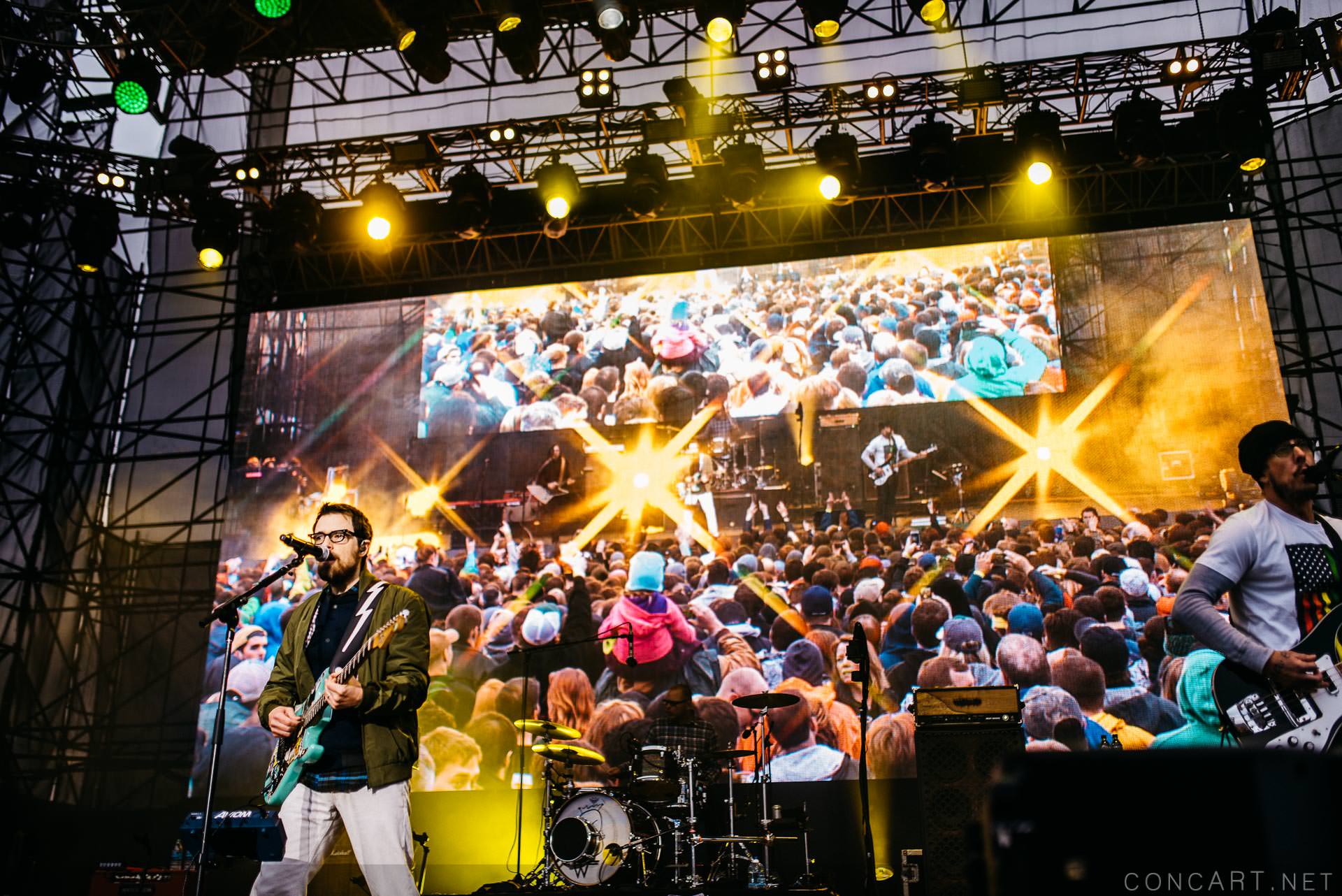 Photo of Indianapolis Indy March Madness Music Festival NCAA Final Four Rivers Cuomo Sean Molin The Lawn at White River State Park Weezer 23