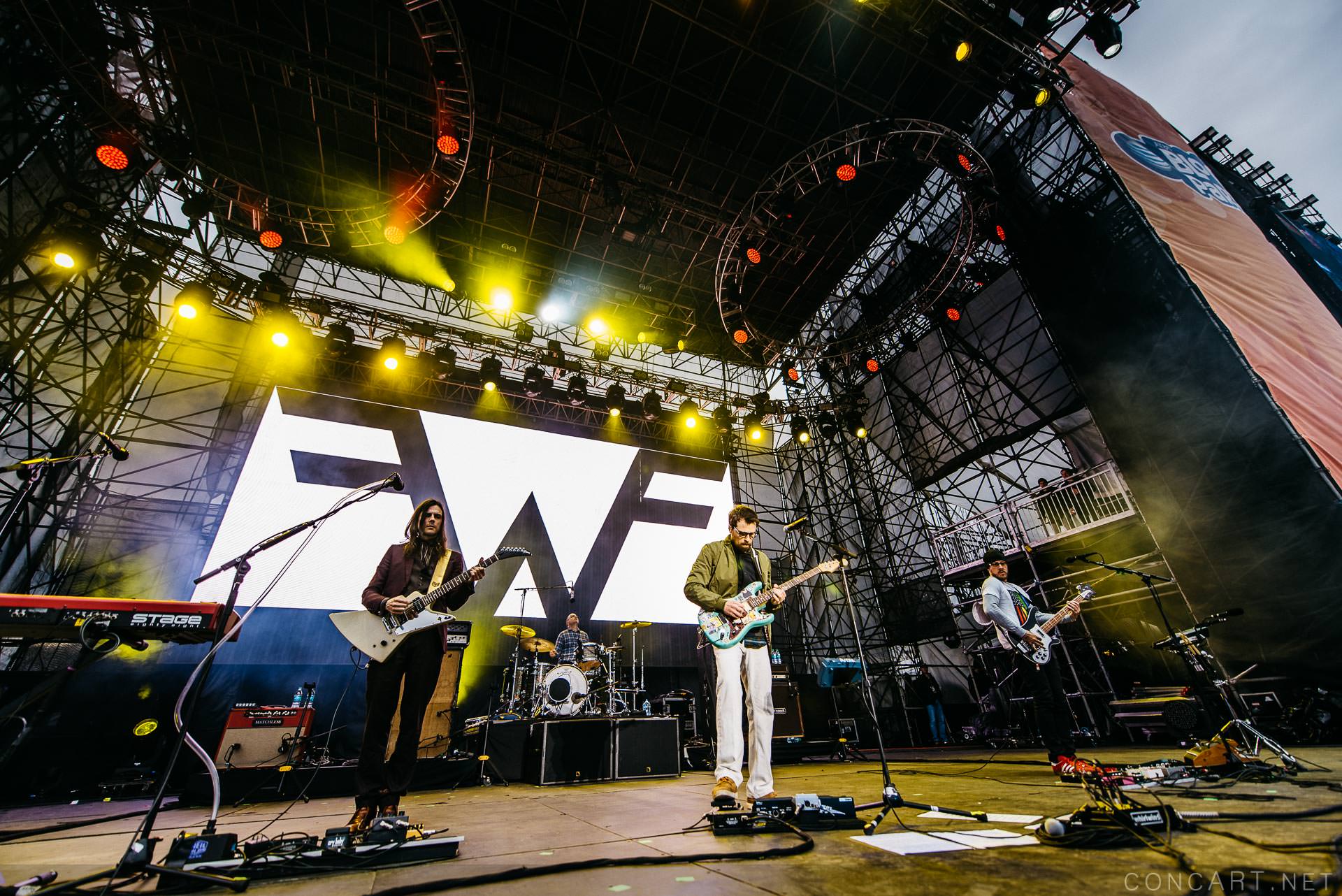 Photo of Indianapolis Indy March Madness Music Festival NCAA Final Four Rivers Cuomo Sean Molin The Lawn at White River State Park Weezer 26