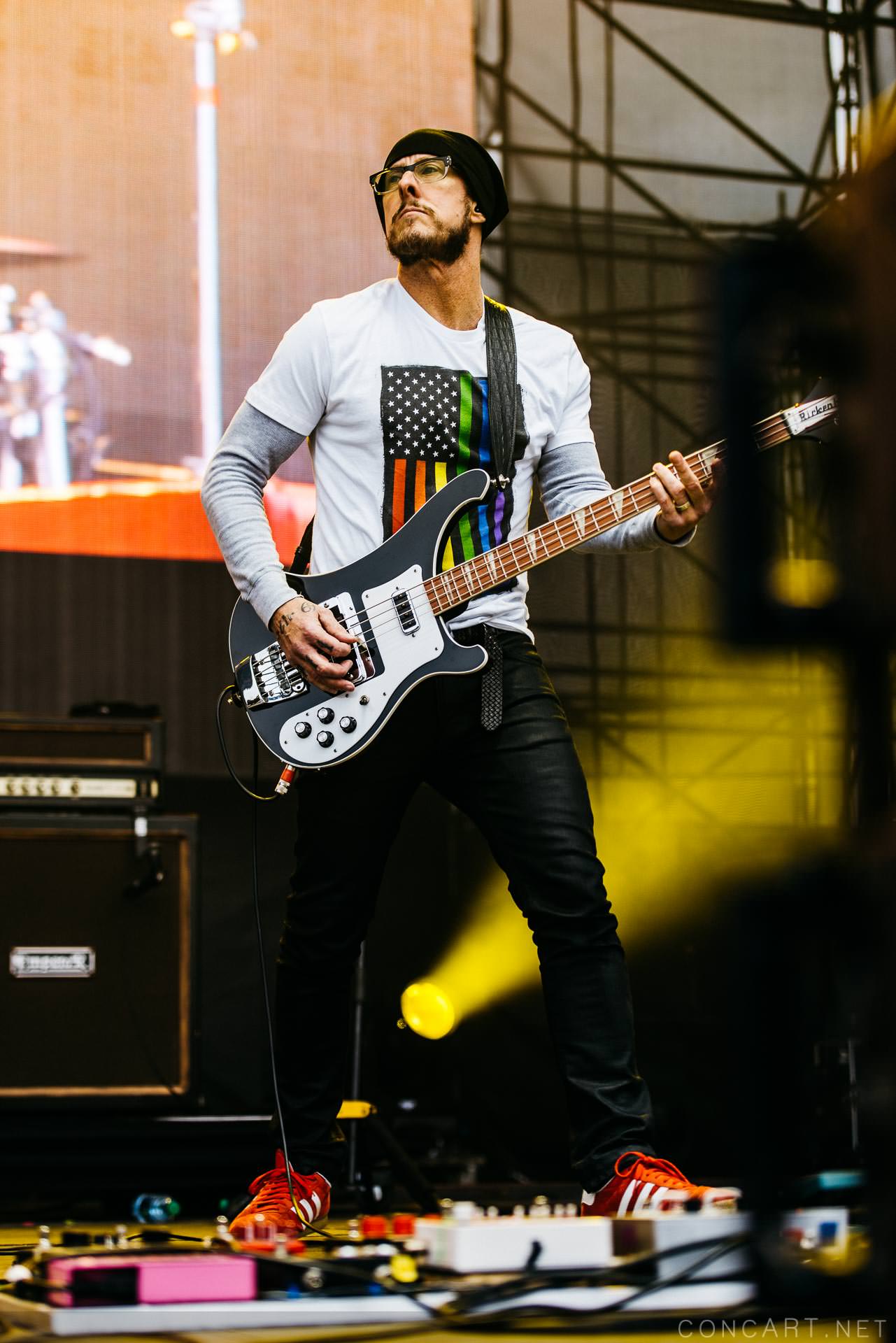 Photo of Indianapolis Indy March Madness Music Festival NCAA Final Four Rivers Cuomo Sean Molin The Lawn at White River State Park Weezer 40