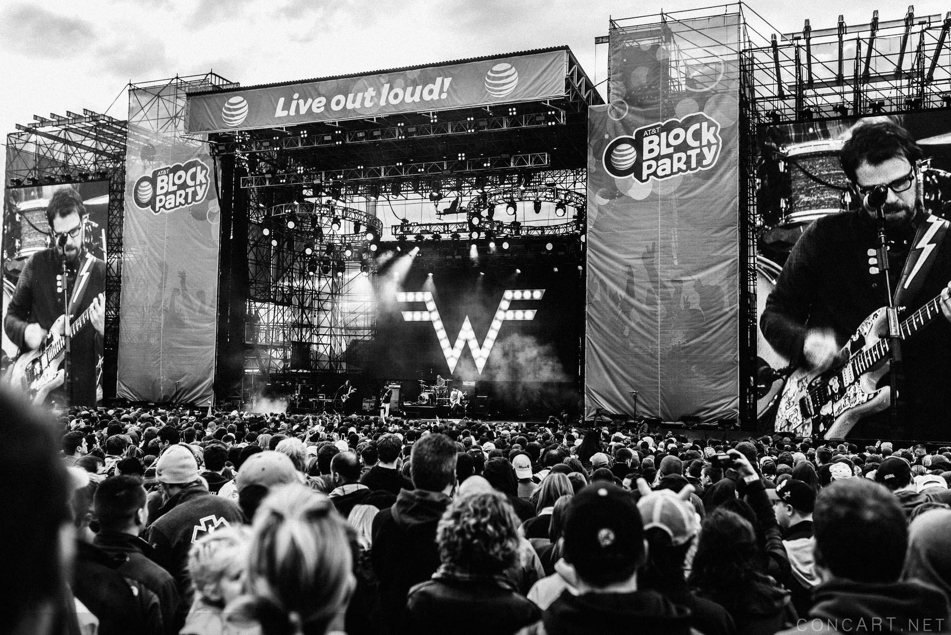 Photo of Indianapolis Indy March Madness Music Festival NCAA Final Four Rivers Cuomo Sean Molin The Lawn at White River State Park Weezer 43