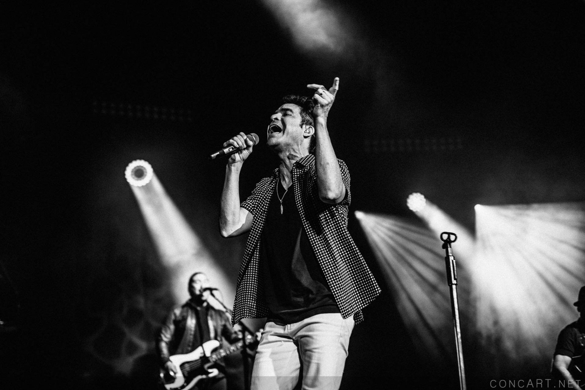 Photo of 2015 Indiana Indianapolis Indy Jimmy Stafford Klipsch Music Center Noblesville Pat Monahan Picasso At The Wheel Tour Scott Underwood Train 4