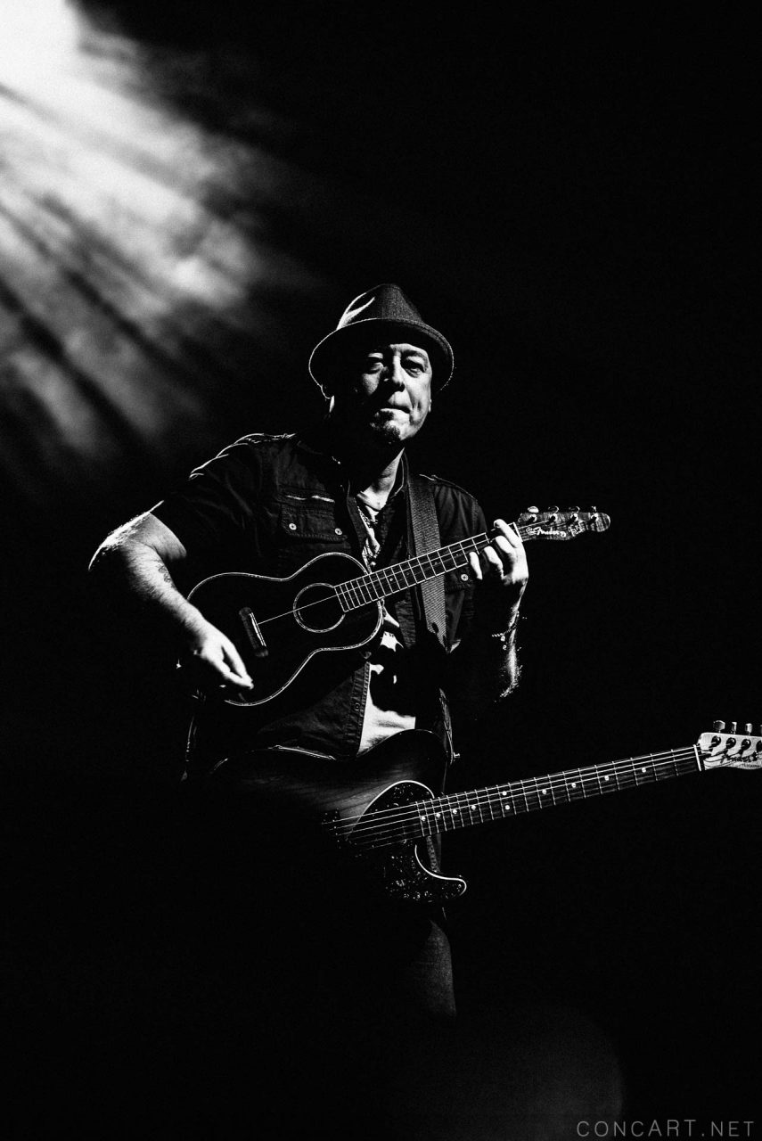 Photo of 2015 Indiana Indianapolis Indy Jimmy Stafford Klipsch Music Center Noblesville Pat Monahan Picasso At The Wheel Tour Scott Underwood Train 20