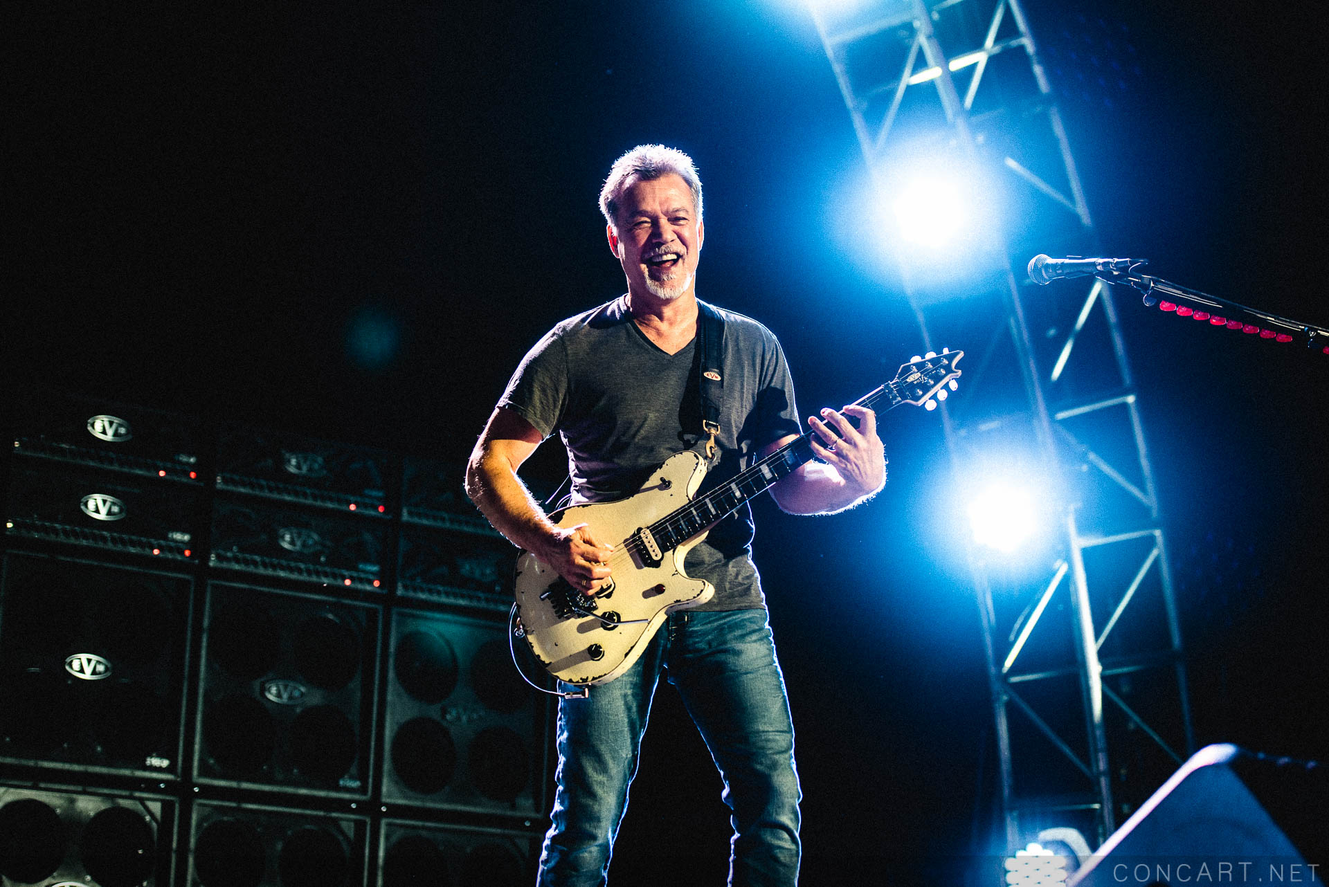 Photo of 2015 Alex Van Halen David Lee Roth Eddie Van Halen EVH Indiana Indianapolis Indy Klipsch Music Center Noblesville Van Halen Vanhalen Wolfgang Van Halen 12