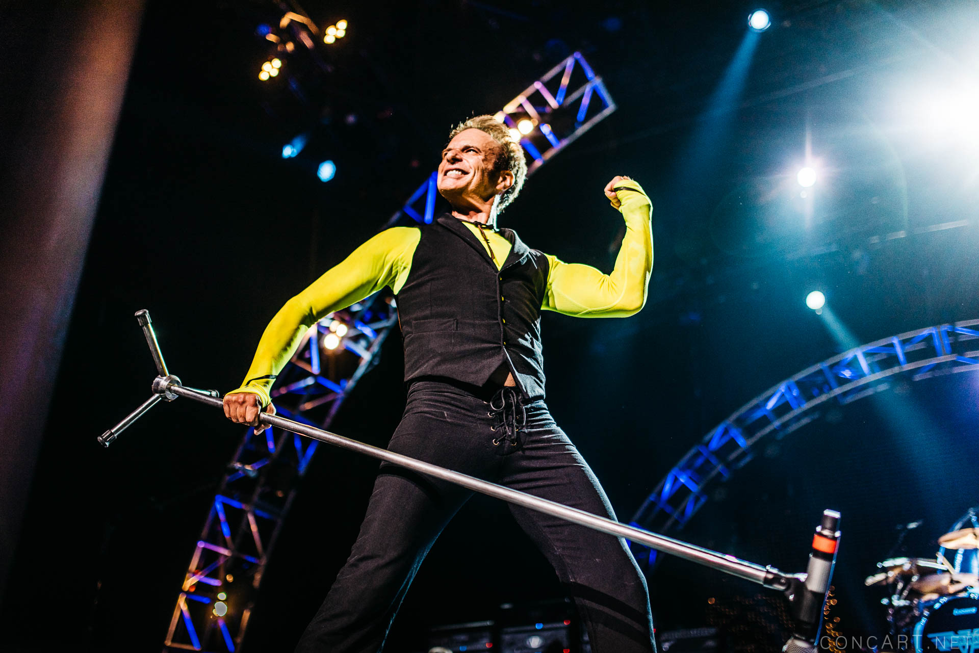 Photo of 2015 Alex Van Halen David Lee Roth Eddie Van Halen EVH Indiana Indianapolis Indy Klipsch Music Center Noblesville Van Halen Vanhalen Wolfgang Van Halen 39