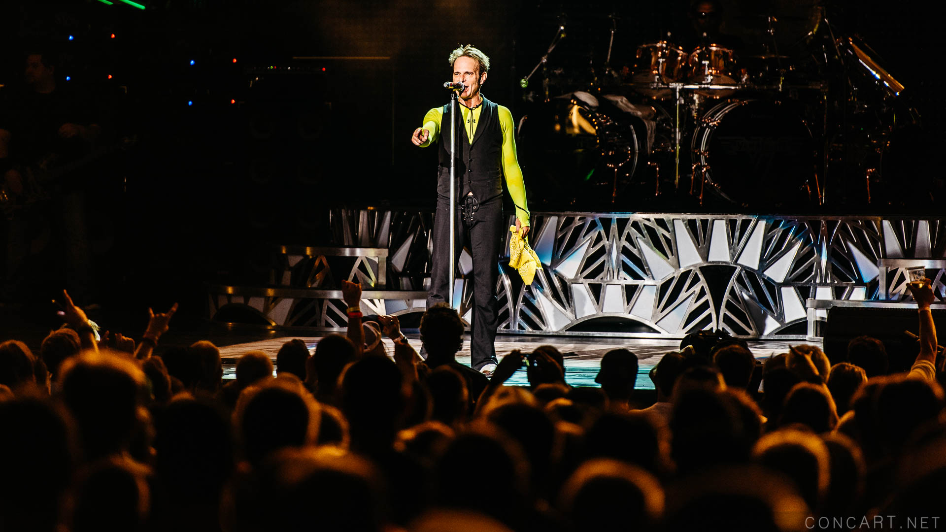 Photo of 2015 Alex Van Halen David Lee Roth Eddie Van Halen EVH Indiana Indianapolis Indy Klipsch Music Center Noblesville Van Halen Vanhalen Wolfgang Van Halen 51